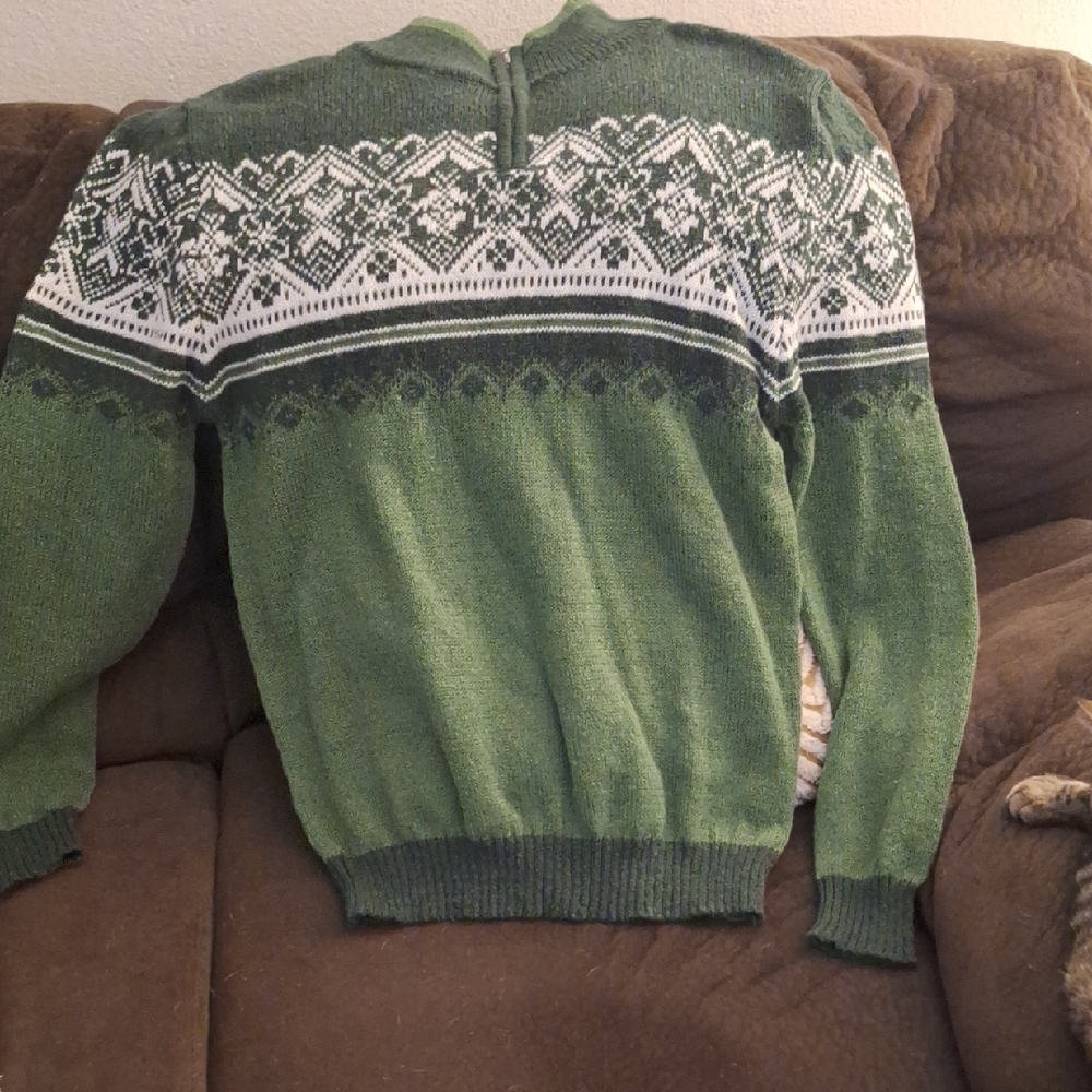 Classic Green and White Men's Crewneck Sweater
